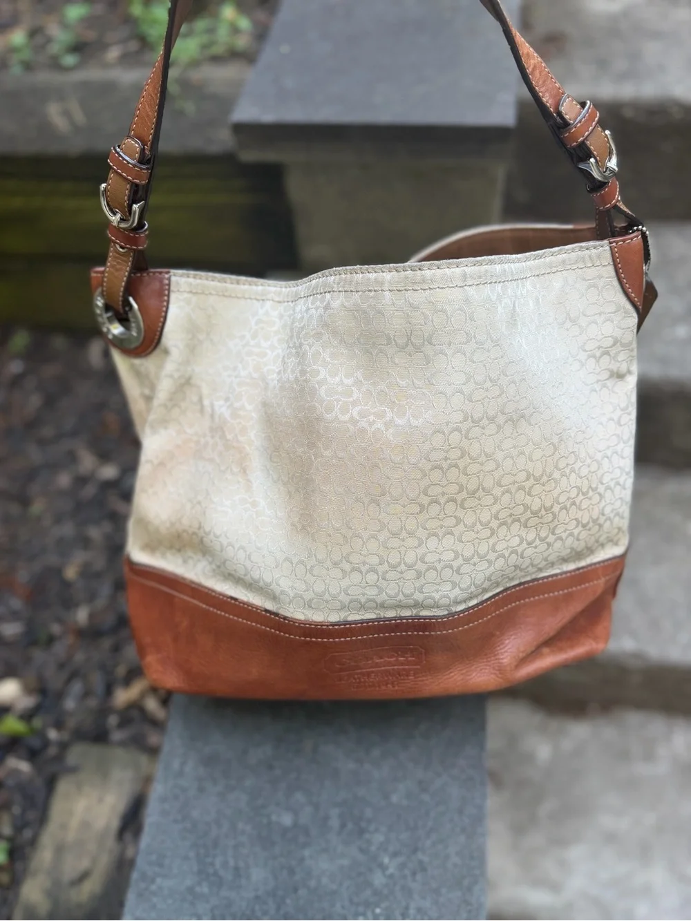 Gorgeous vintage Coach shoulder bag GUC